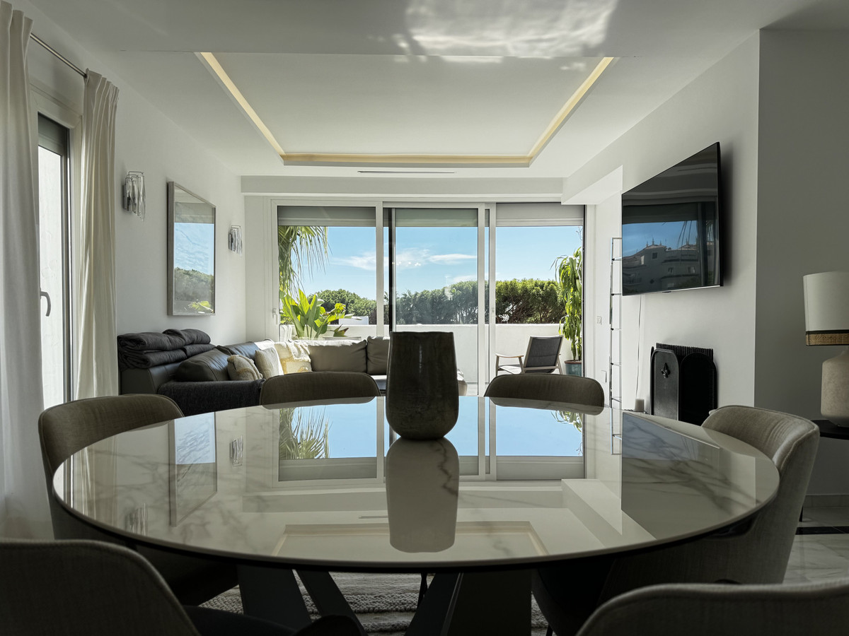 4 Bed Apartment for sale in Puerto Banús Costa Del Sol, Málaga, Spain