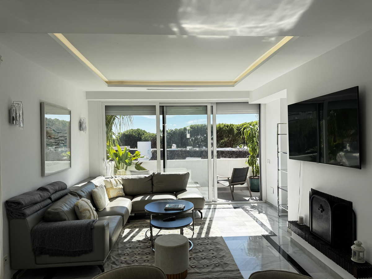 4 Bed Apartment for sale in Puerto Banús Costa Del Sol, Málaga, Spain