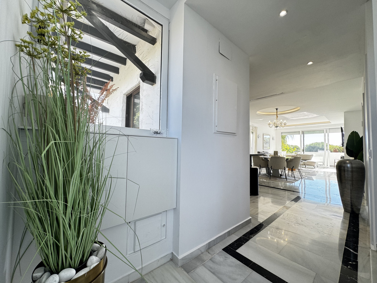 4 Bed Apartment for sale in Puerto Banús Costa Del Sol, Málaga, Spain