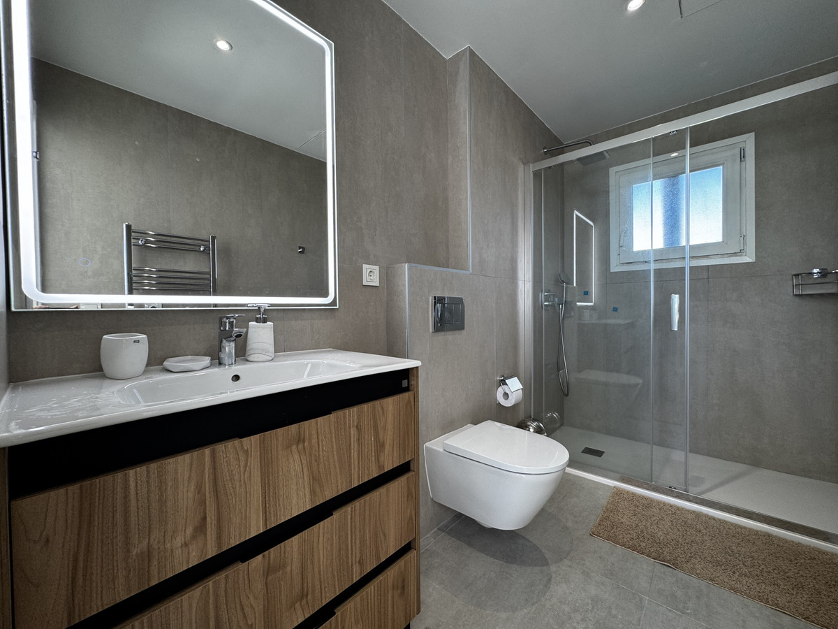 4 Bed Apartment for sale in Puerto Banús Costa Del Sol, Málaga, Spain