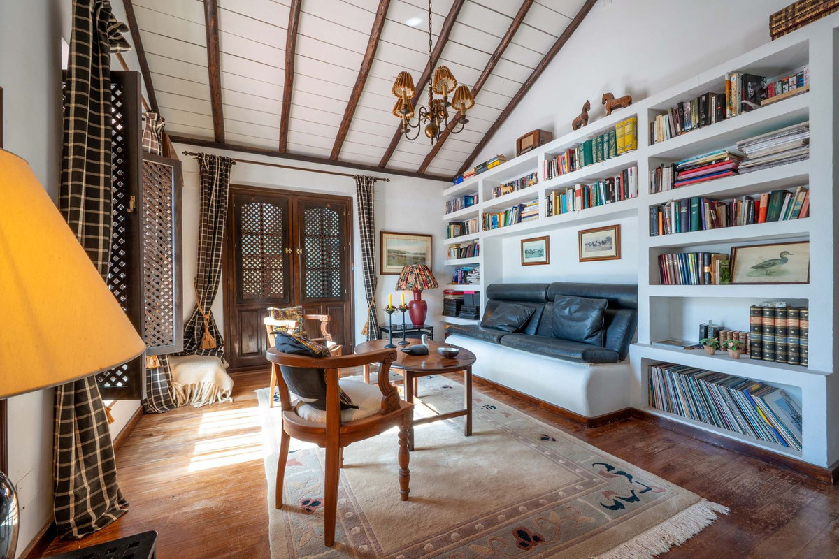 Se vende Finca - Cortijo de 6 dormitorios en Costa Del Sol, Málaga, España