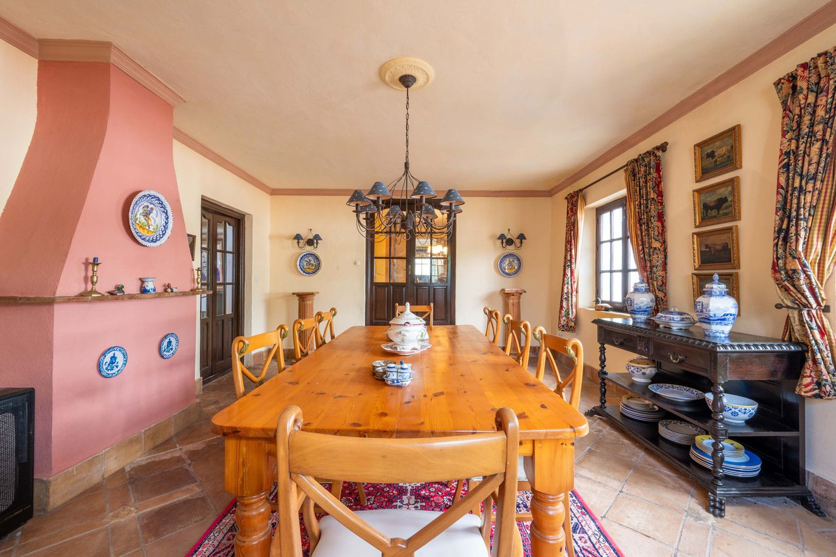 Se vende Finca - Cortijo de 6 dormitorios en Costa Del Sol, Málaga, España