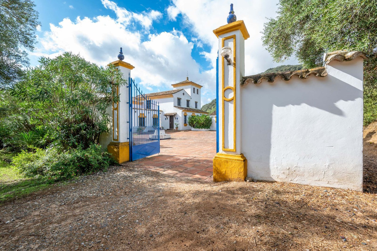 Se vende Finca - Cortijo de 6 dormitorios en Costa Del Sol, Málaga, España