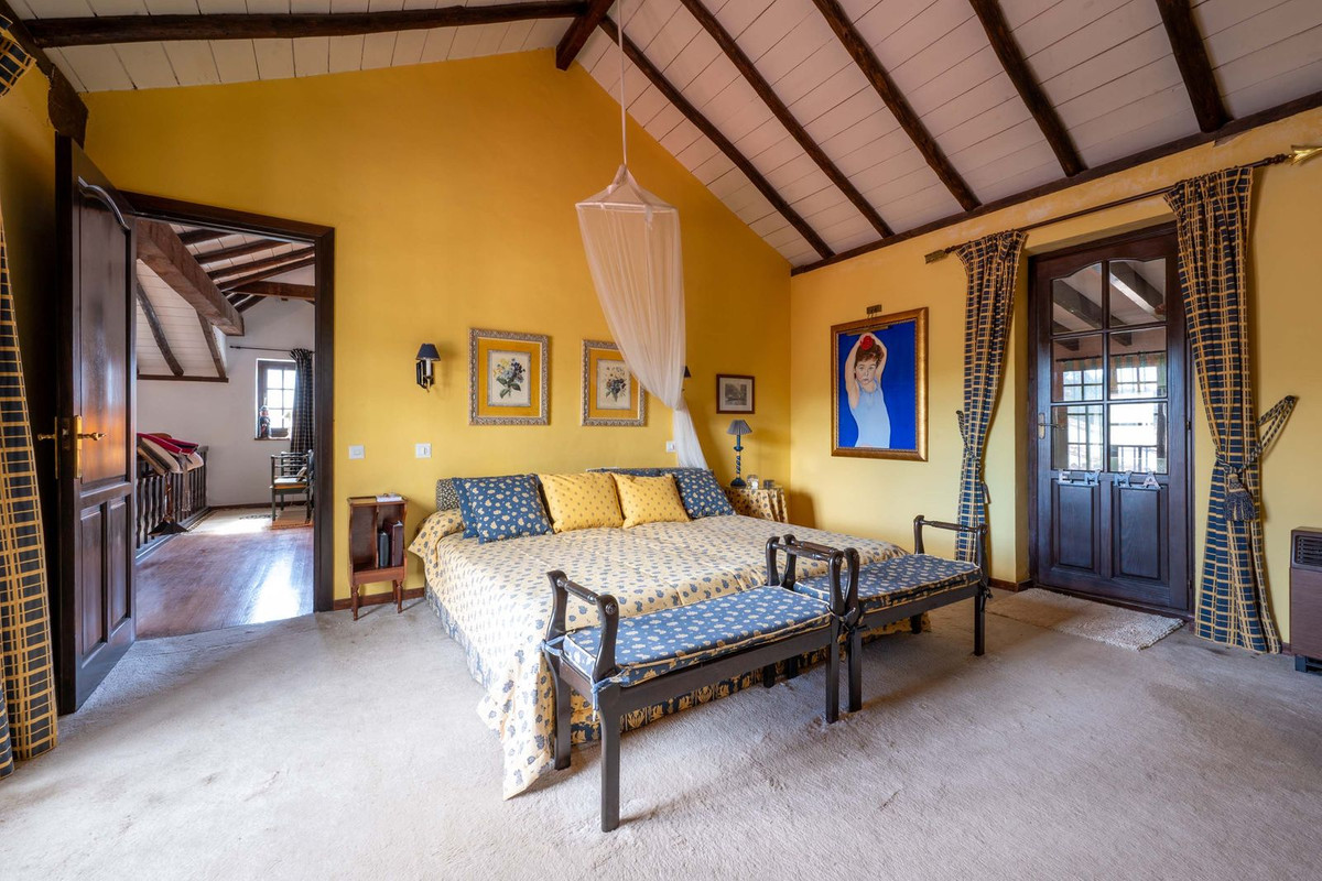 Se vende Finca - Cortijo de 6 dormitorios en Costa Del Sol, Málaga, España