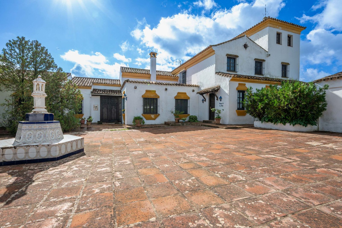 Se vende Finca - Cortijo de 6 dormitorios en Costa Del Sol, Málaga, España