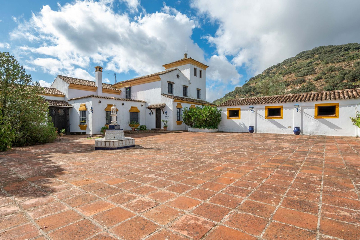 Se vende Finca - Cortijo de 6 dormitorios en Costa Del Sol, Málaga, España