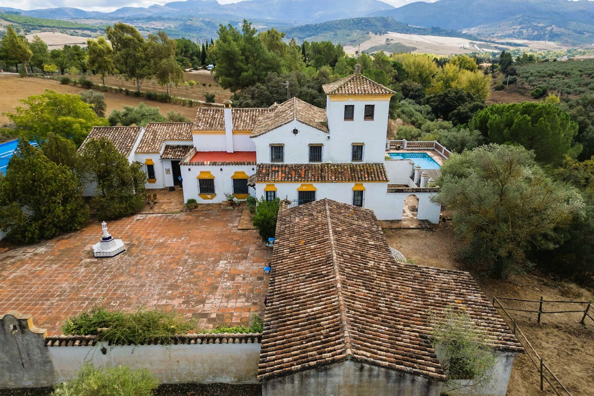 Se vende Finca - Cortijo de 6 dormitorios en Costa Del Sol, Málaga, España