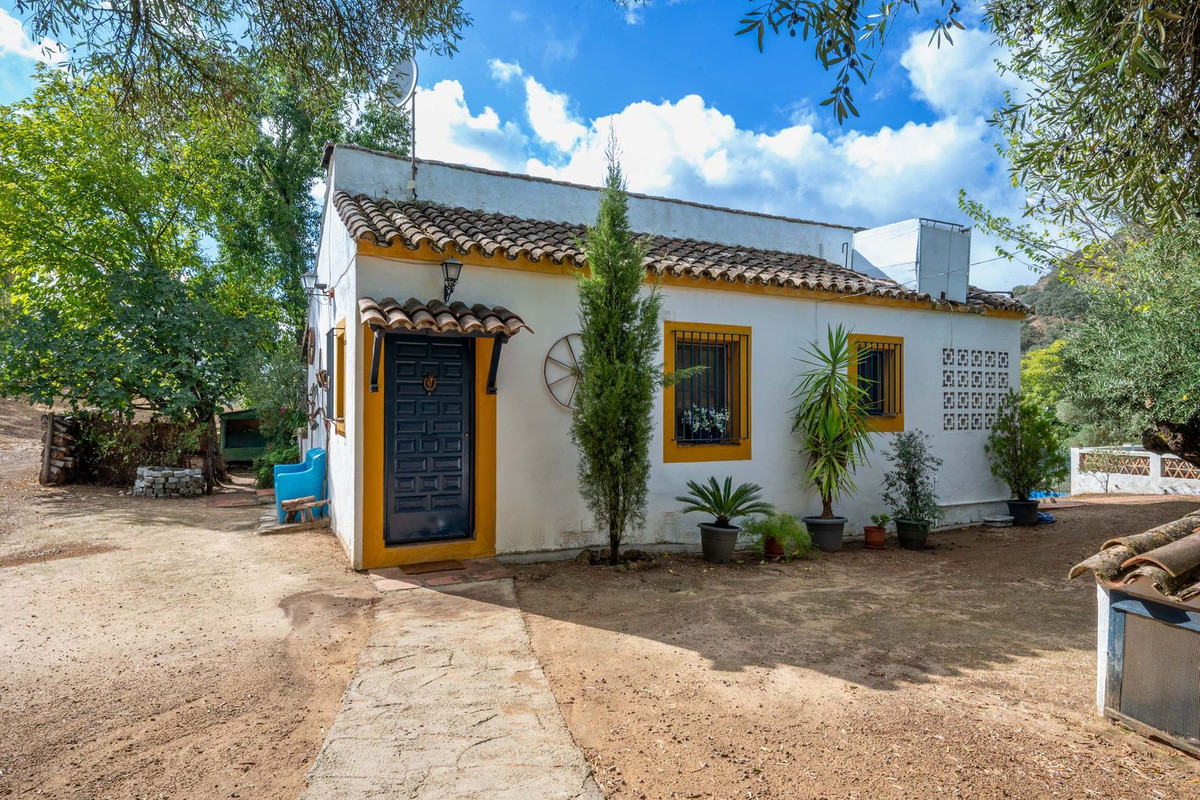 Se vende Finca - Cortijo de 6 dormitorios en Costa Del Sol, Málaga, España
