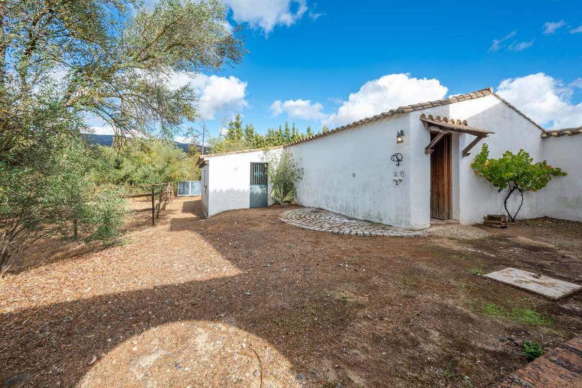 Se vende Finca - Cortijo de 6 dormitorios en Costa Del Sol, Málaga, España