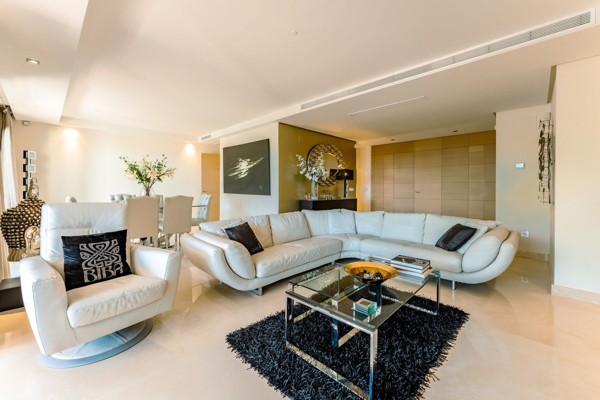 Se vende Apartamento Planta Media de 3 dormitorios en Costa Del Sol, Málaga, España
