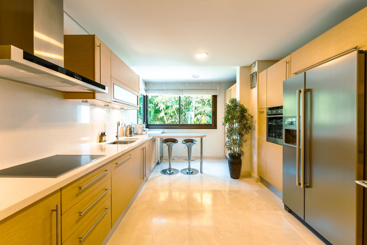 Se vende Apartamento Planta Media de 3 dormitorios en Costa Del Sol, Málaga, España
