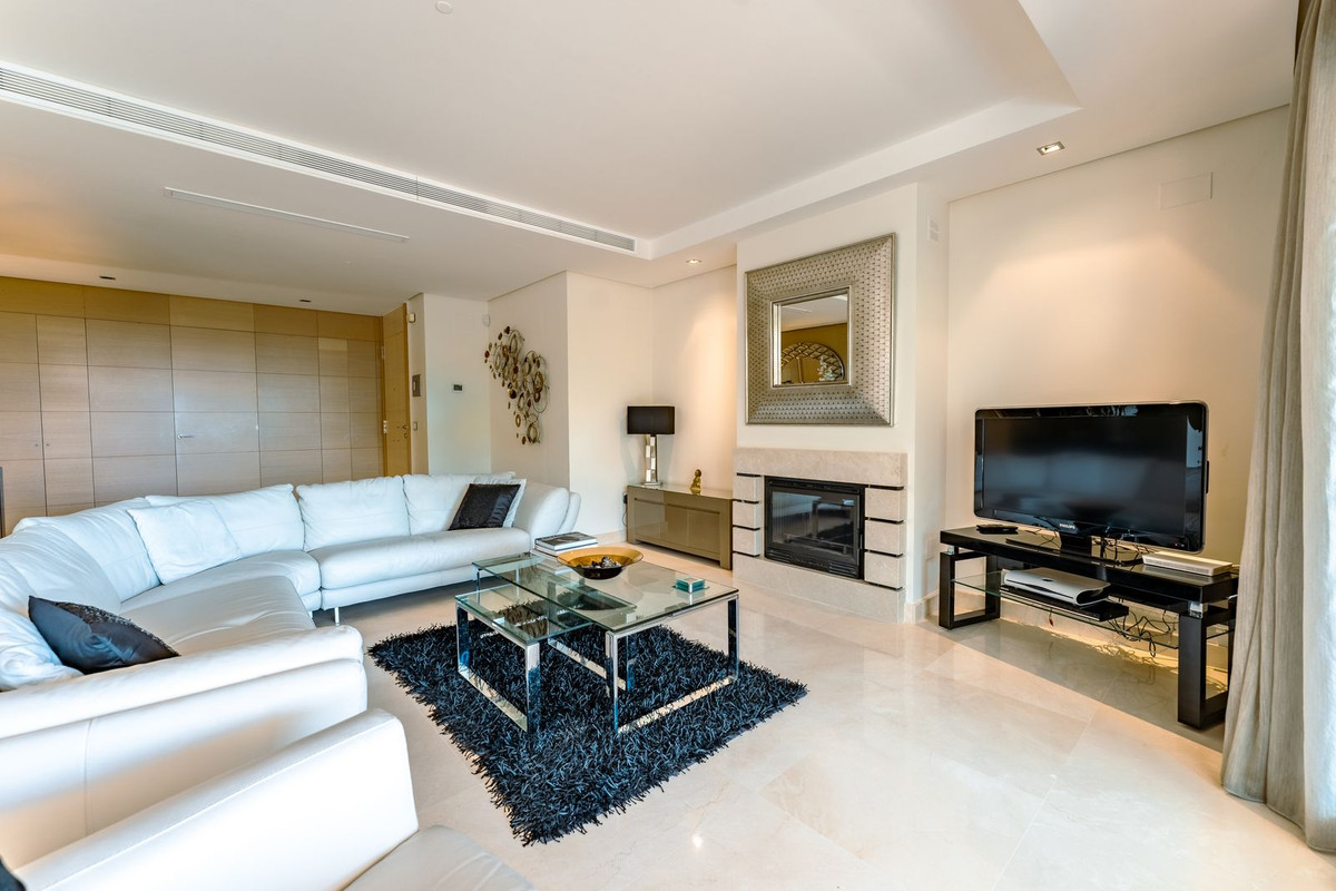Se vende Apartamento Planta Media de 3 dormitorios en Costa Del Sol, Málaga, España