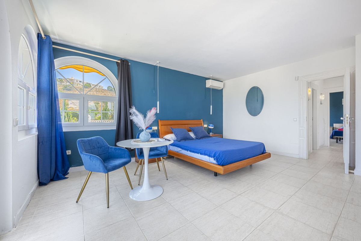 5 Bed Townhouse for sale in Mijas Costa Del Sol, Málaga, Spain