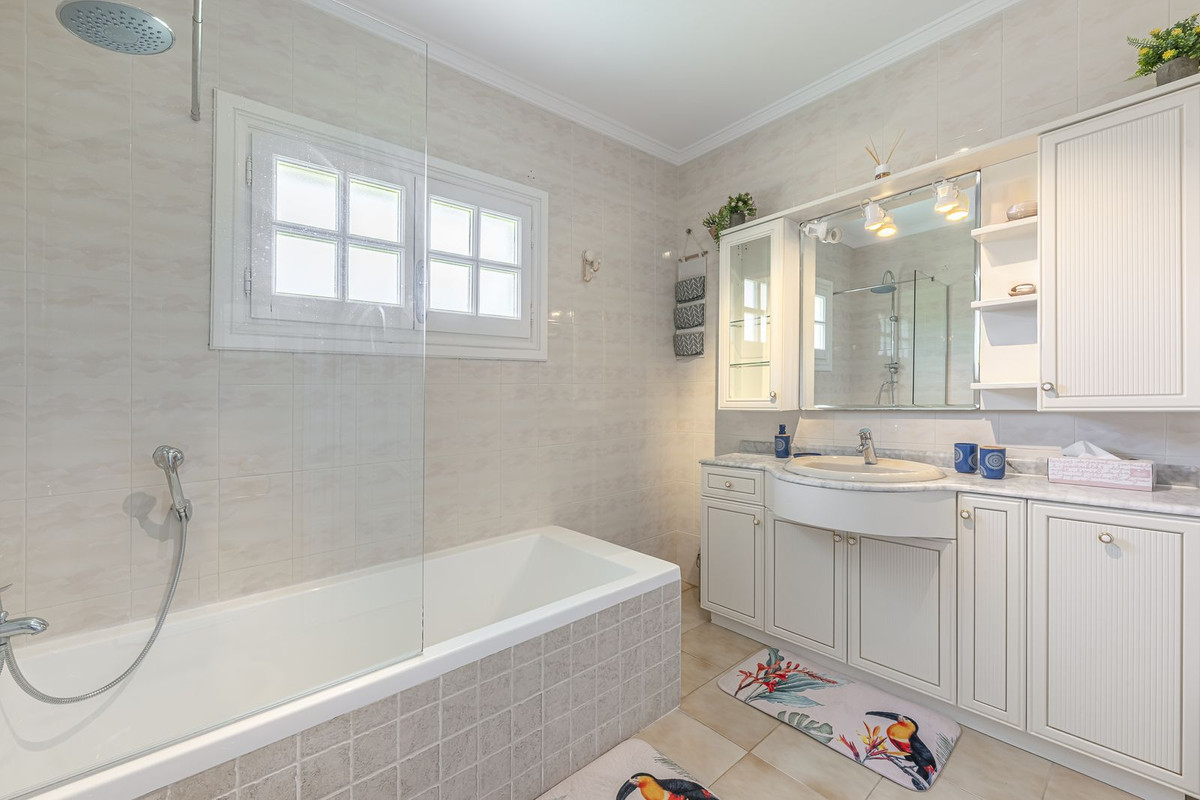 5 Bed Townhouse for sale in Mijas Costa Del Sol, Málaga, Spain
