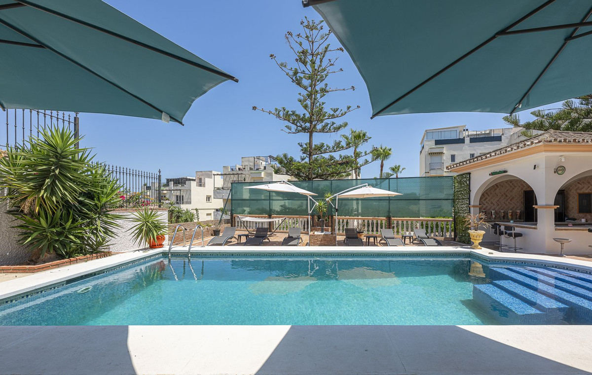 5 Bed Townhouse for sale in Mijas Costa Del Sol, Málaga, Spain
