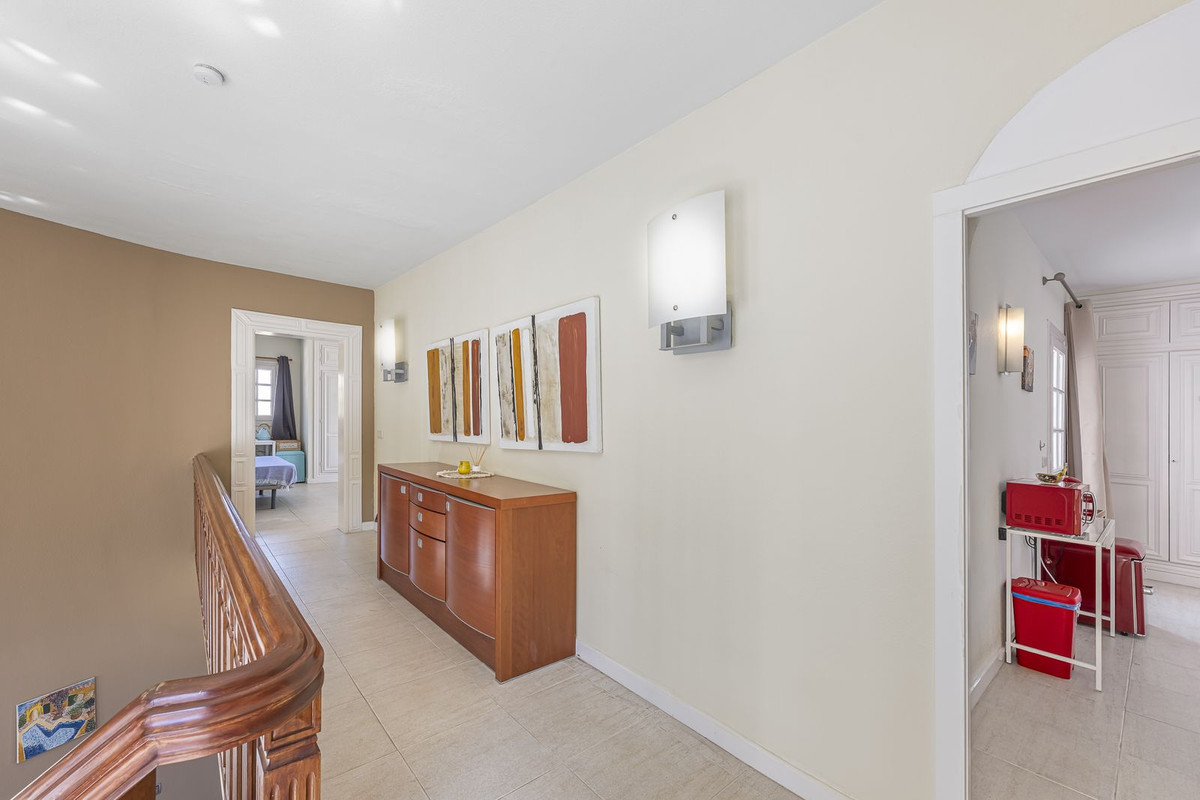 5 Bed Townhouse for sale in Mijas Costa Del Sol, Málaga, Spain