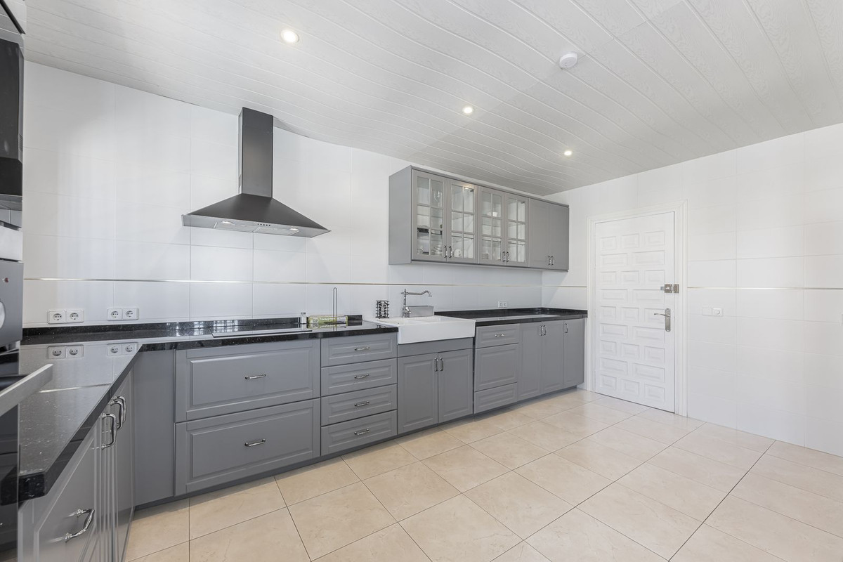 5 Bed Townhouse for sale in Mijas Costa Del Sol, Málaga, Spain