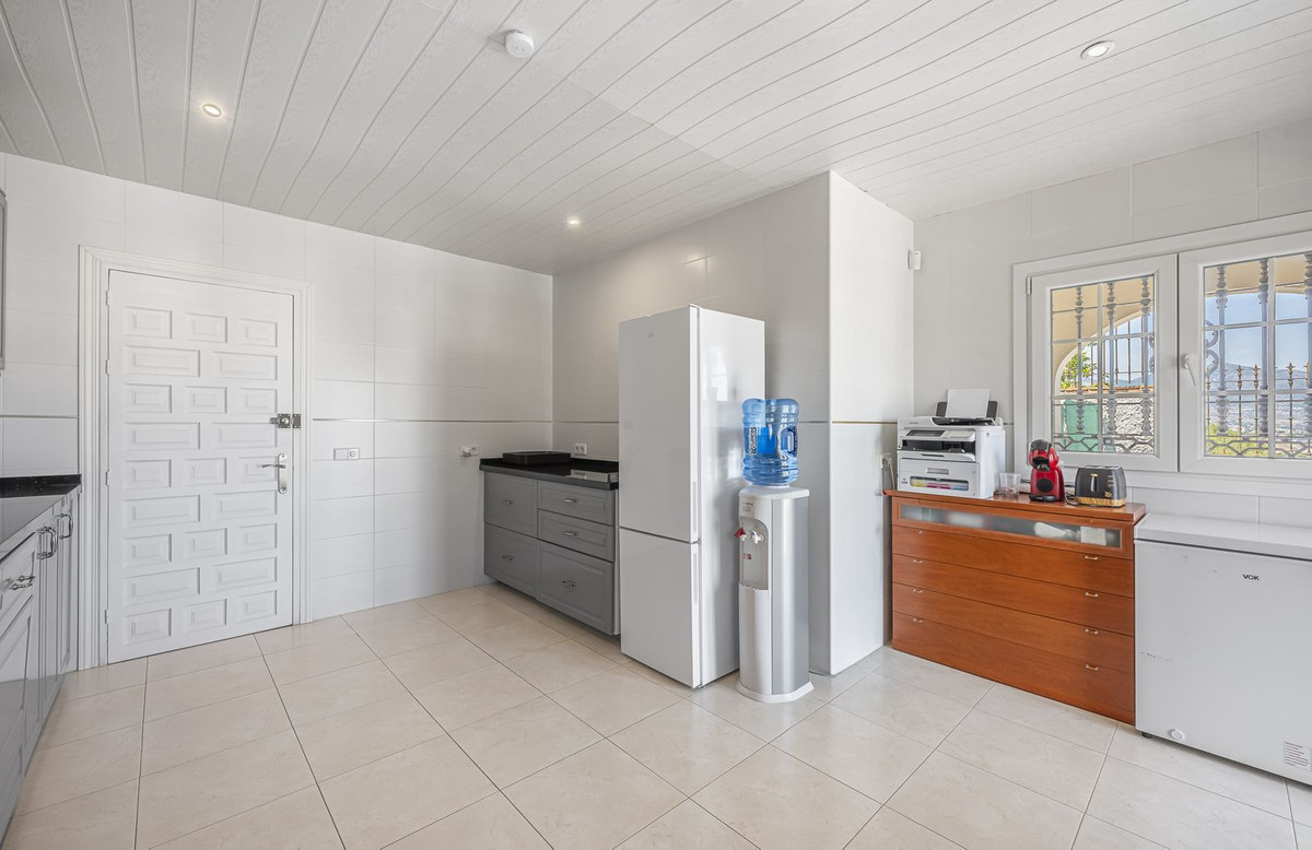 5 Bed Townhouse for sale in Mijas Costa Del Sol, Málaga, Spain