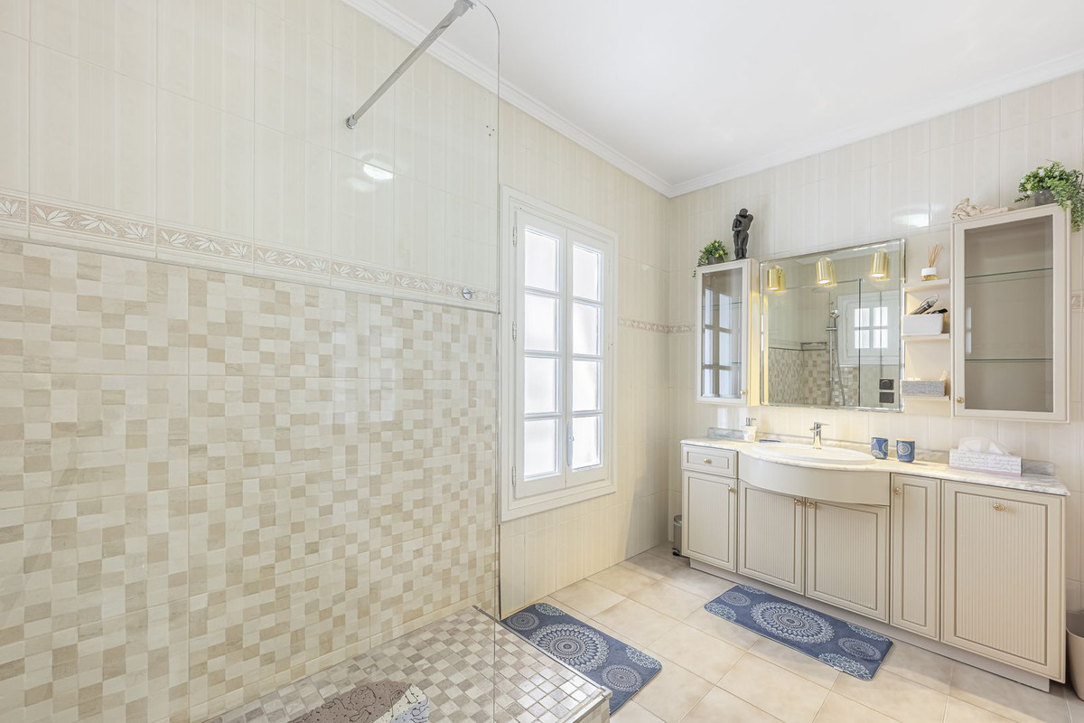 5 Bed Townhouse for sale in Mijas Costa Del Sol, Málaga, Spain