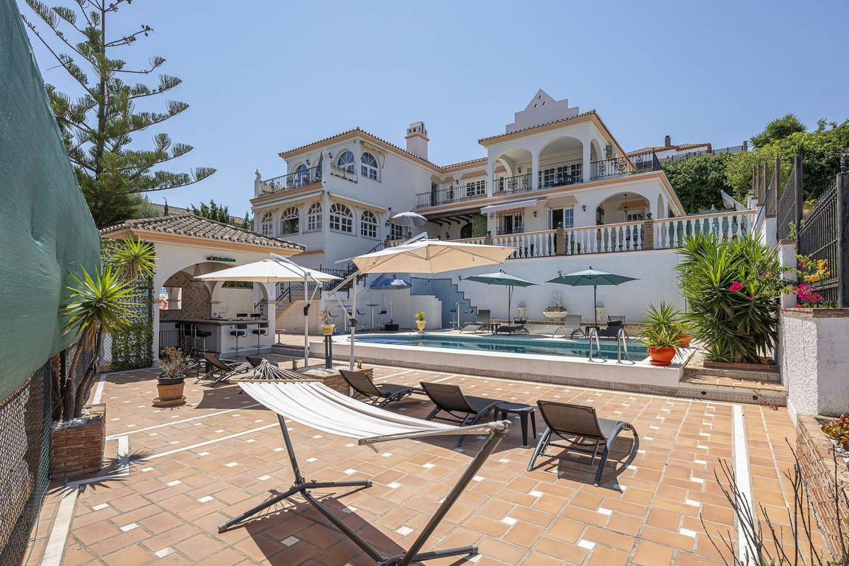 5 Bed Townhouse for sale in Mijas Costa Del Sol, Málaga, Spain