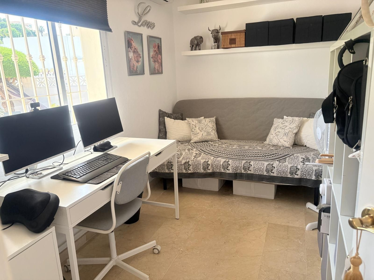 5 Bed Townhouse for sale in Cerros Del Aguila Costa Del Sol, Málaga, Spain