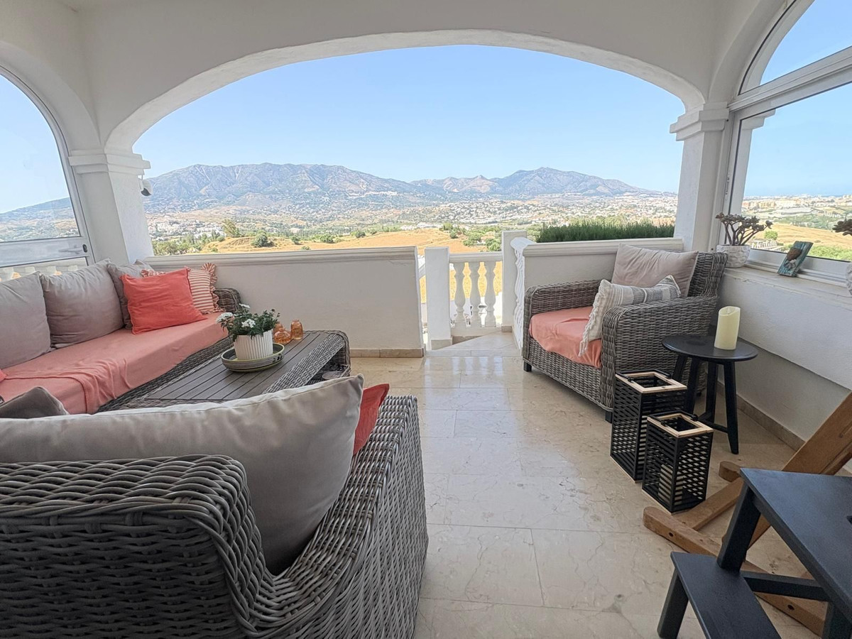 5 Bed Townhouse for sale in Cerros Del Aguila Costa Del Sol, Málaga, Spain
