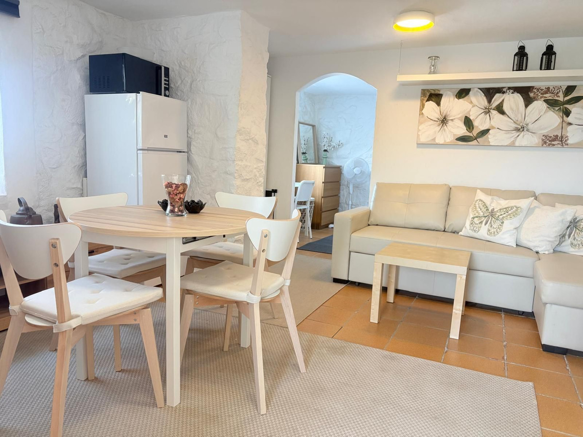 5 Bed Townhouse for sale in Cerros Del Aguila Costa Del Sol, Málaga, Spain