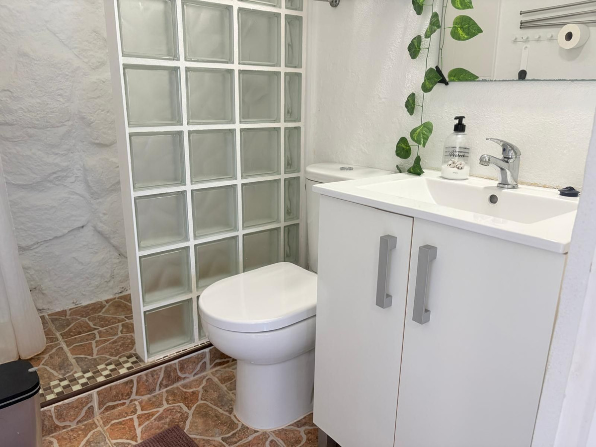 5 Bed Townhouse for sale in Cerros Del Aguila Costa Del Sol, Málaga, Spain