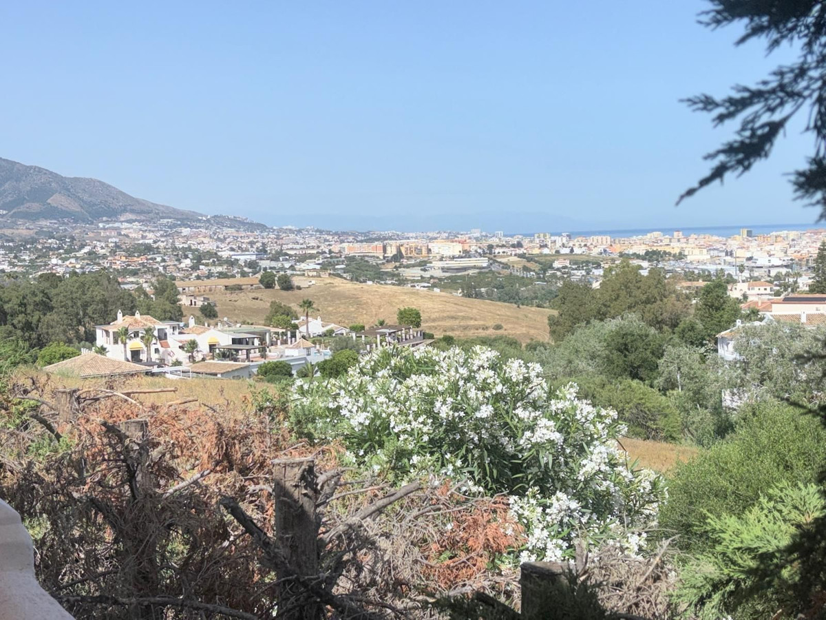 5 Bed Townhouse for sale in Cerros Del Aguila Costa Del Sol, Málaga, Spain