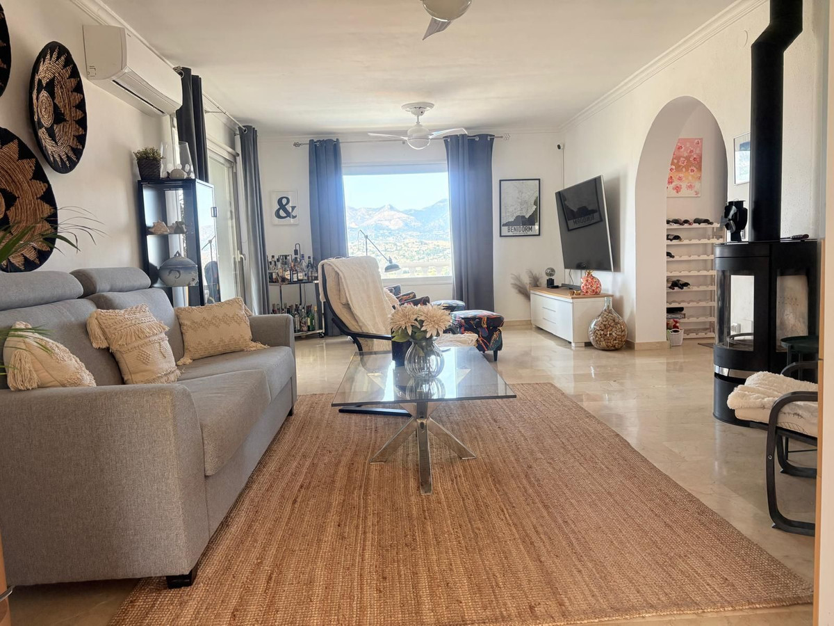 5 Bed Townhouse for sale in Cerros Del Aguila Costa Del Sol, Málaga, Spain