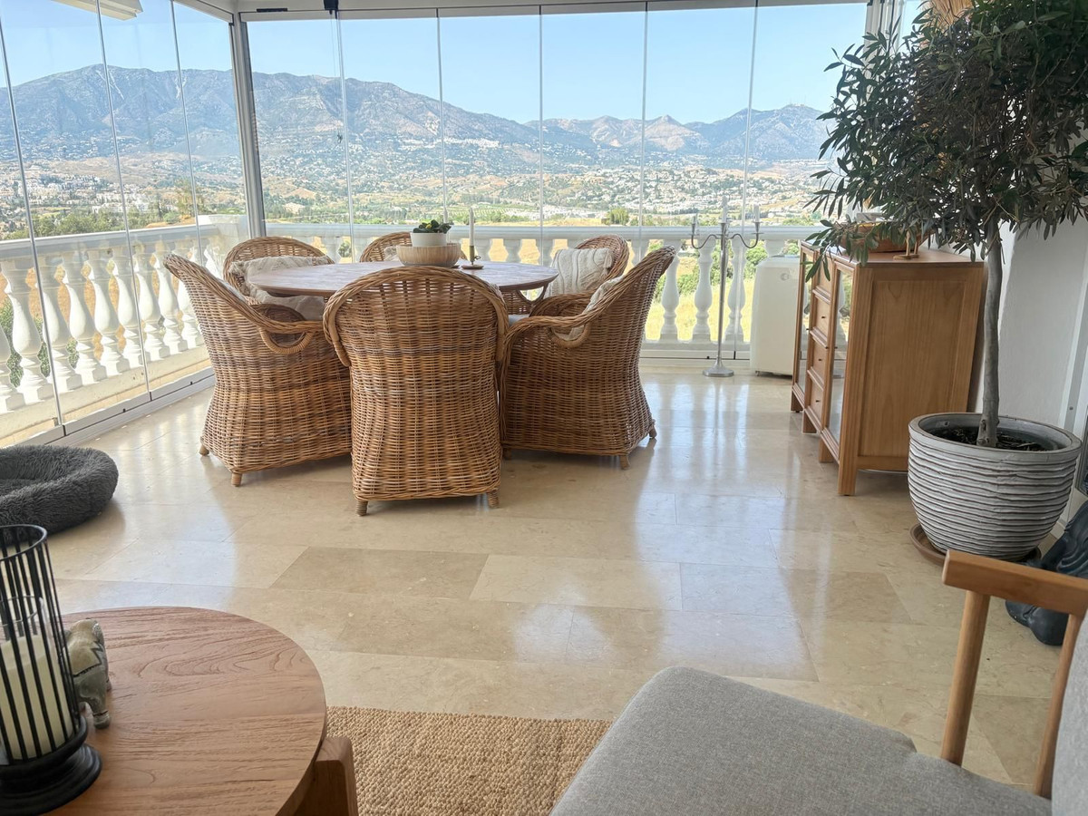5 Bed Townhouse for sale in Cerros Del Aguila Costa Del Sol, Málaga, Spain
