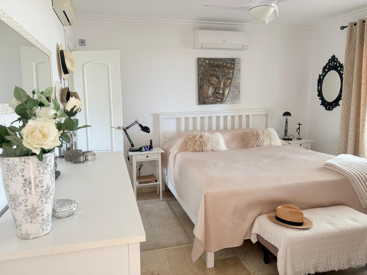 5 Bed Townhouse for sale in Cerros Del Aguila Costa Del Sol, Málaga, Spain