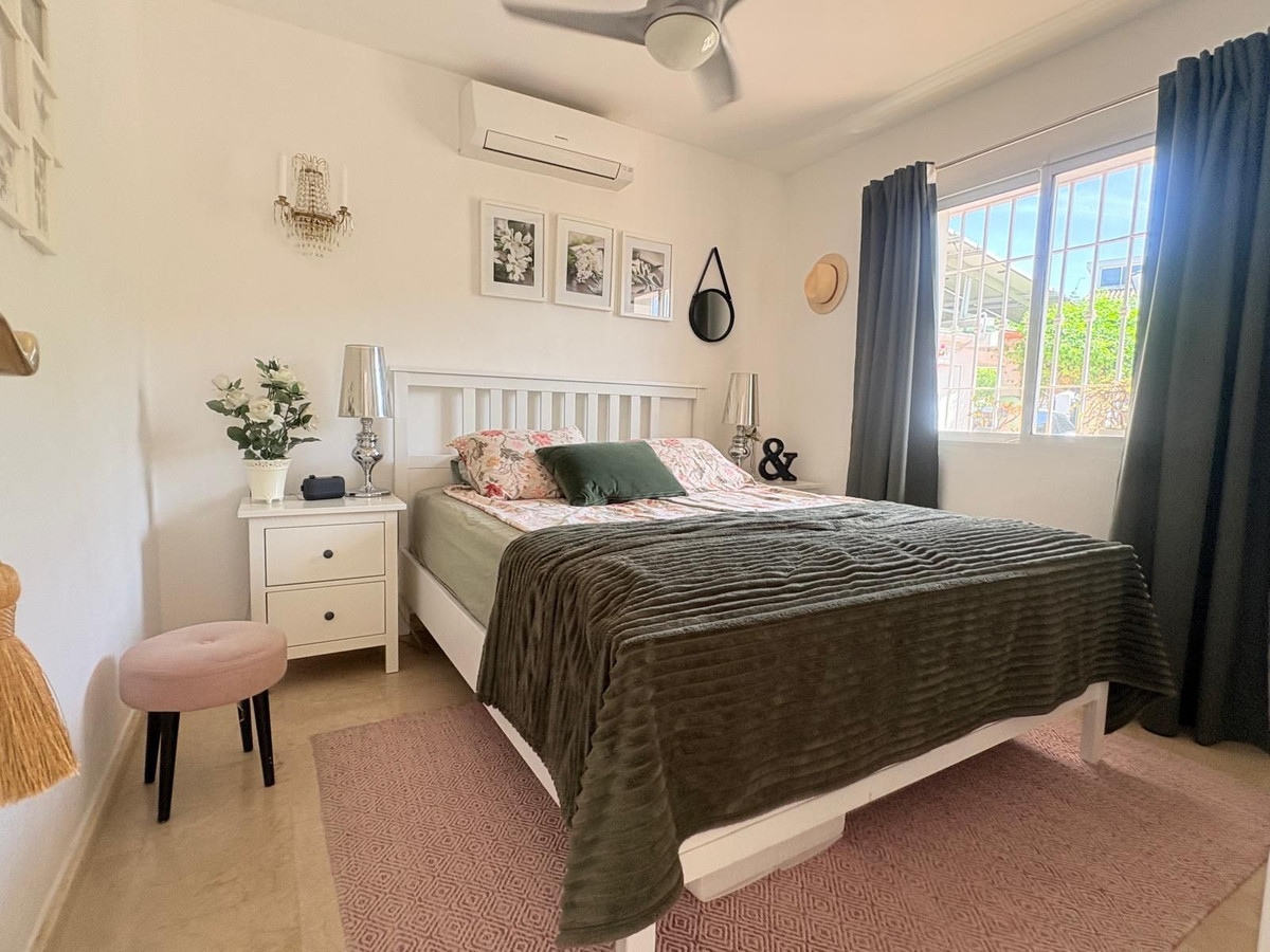 5 Bed Townhouse for sale in Cerros Del Aguila Costa Del Sol, Málaga, Spain