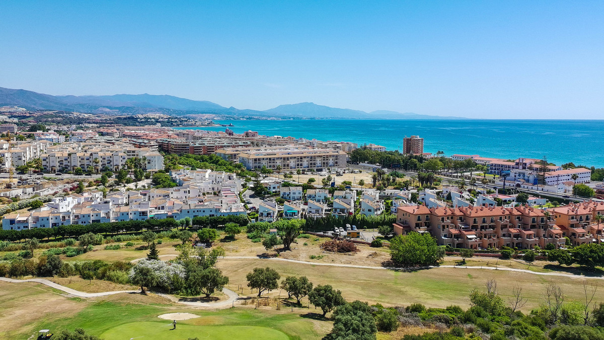 3 Bed Townhouse for sale in La Duquesa Costa Del Sol, Málaga, Spain
