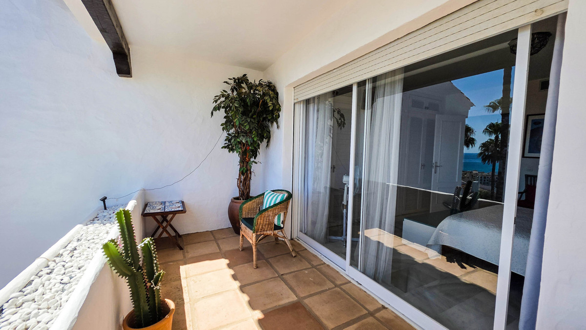 3 Bed Townhouse for sale in La Duquesa Costa Del Sol, Málaga, Spain