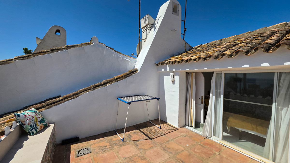 3 Bed Townhouse for sale in La Duquesa Costa Del Sol, Málaga, Spain