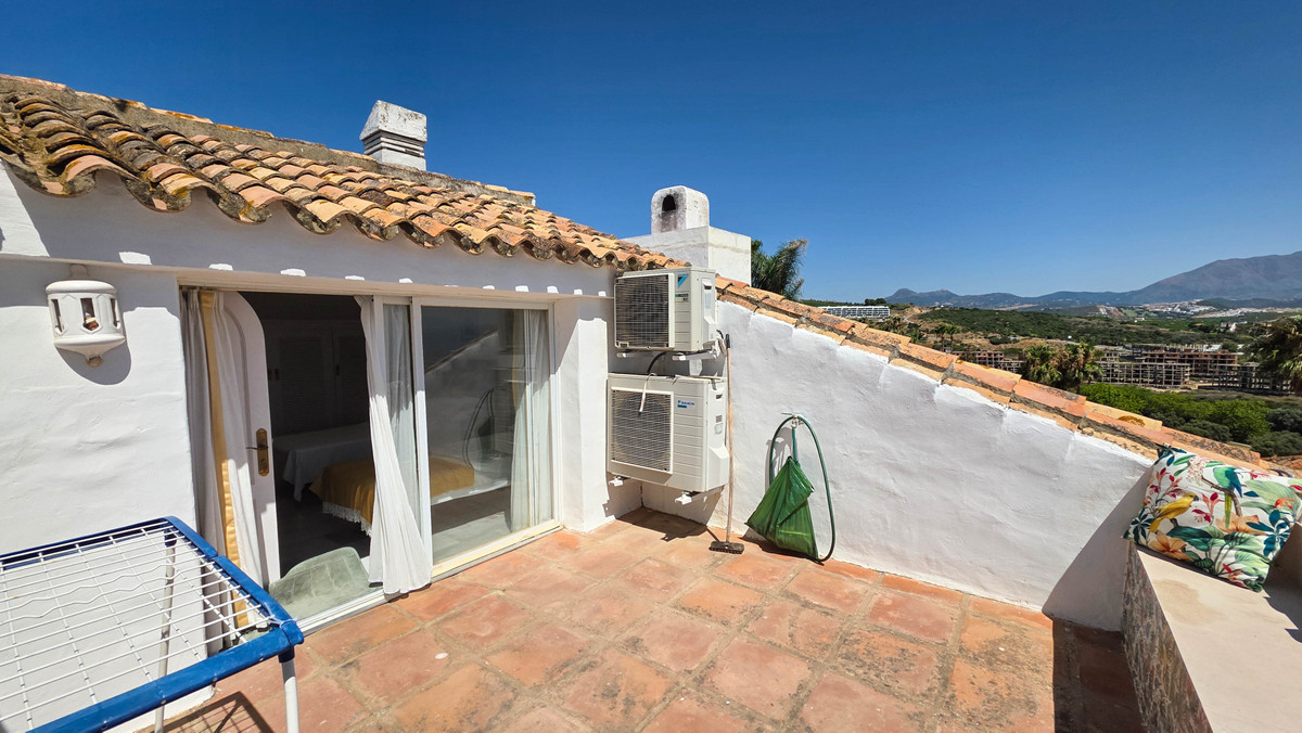 3 Bed Townhouse for sale in La Duquesa Costa Del Sol, Málaga, Spain
