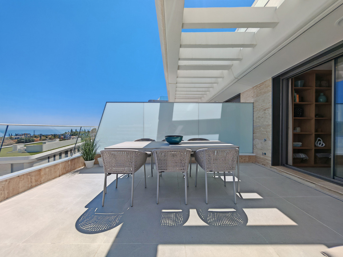 3 Bed Apartment for sale in Selwo Costa Del Sol, Málaga, Spain