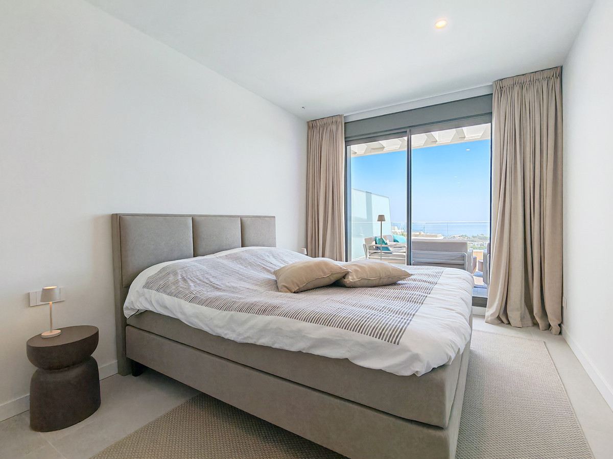 3 Bed Apartment for sale in Selwo Costa Del Sol, Málaga, Spain