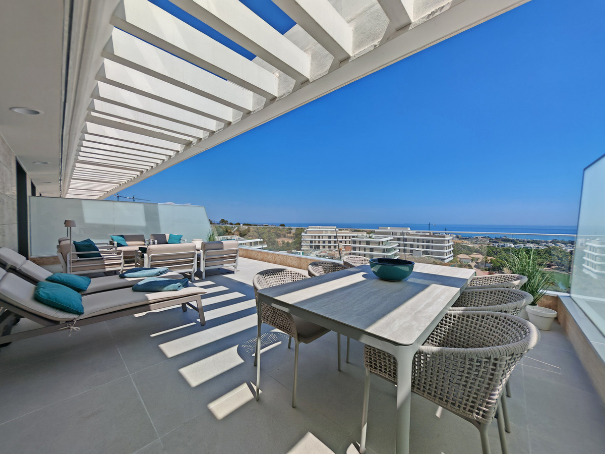 3 Bed Apartment for sale in Selwo Costa Del Sol, Málaga, Spain
