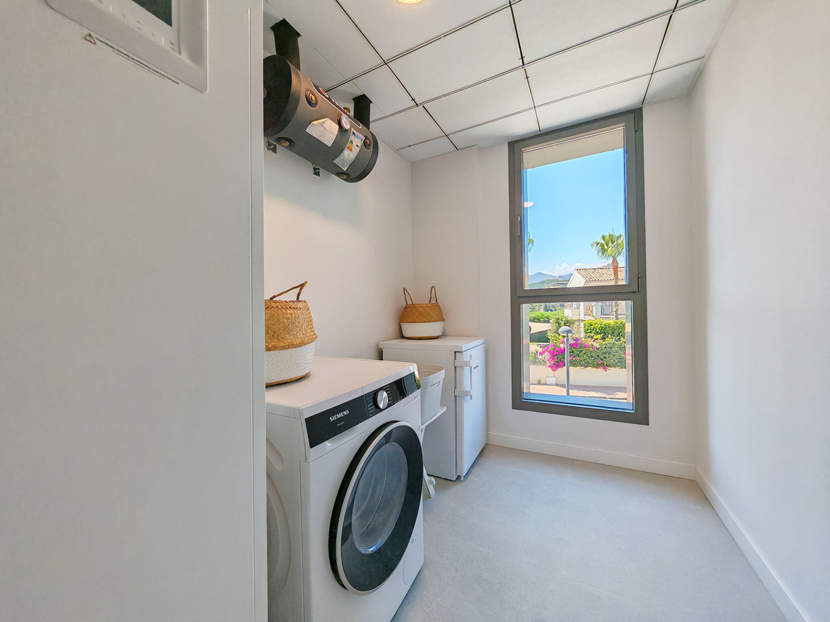 3 Bed Apartment for sale in Selwo Costa Del Sol, Málaga, Spain