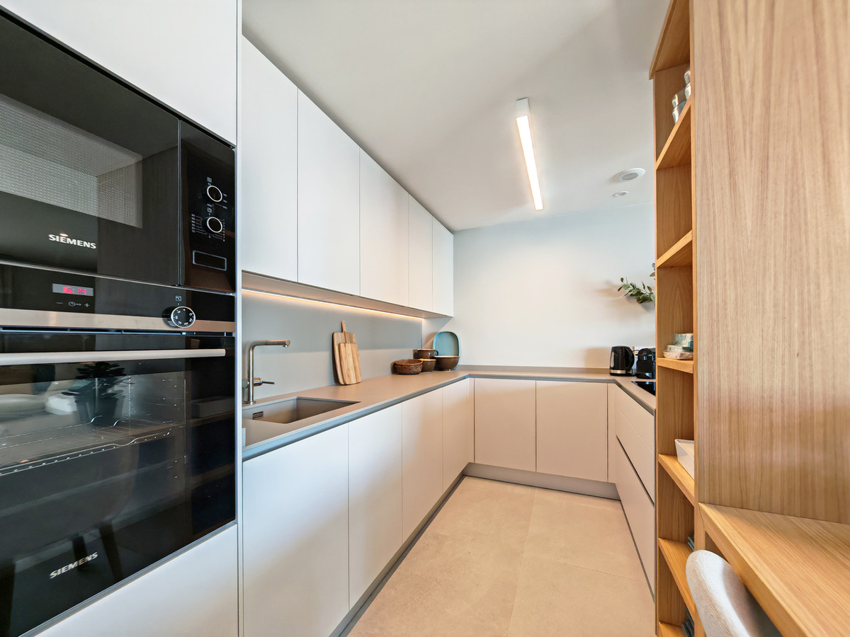 3 Bed Apartment for sale in Selwo Costa Del Sol, Málaga, Spain