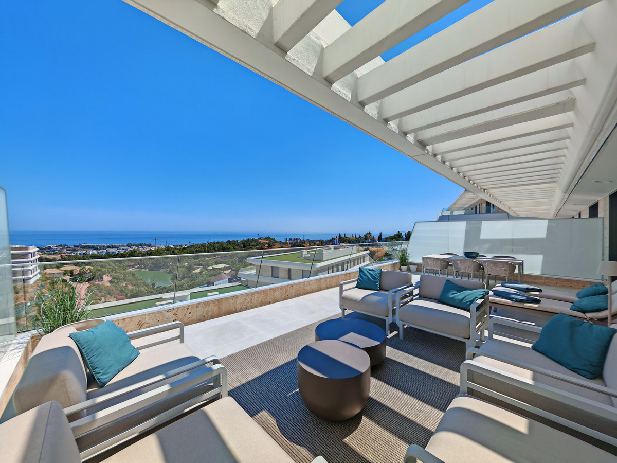 3 Bed Apartment for sale in Selwo Costa Del Sol, Málaga, Spain