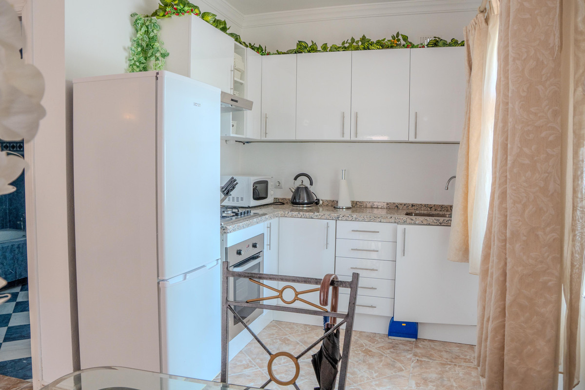 6 Bed Townhouse for sale in Benahavís Costa Del Sol, Málaga, Spain
