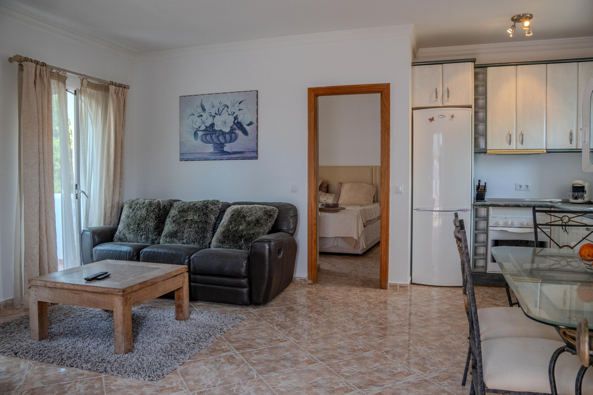 6 Bed Townhouse for sale in Benahavís Costa Del Sol, Málaga, Spain