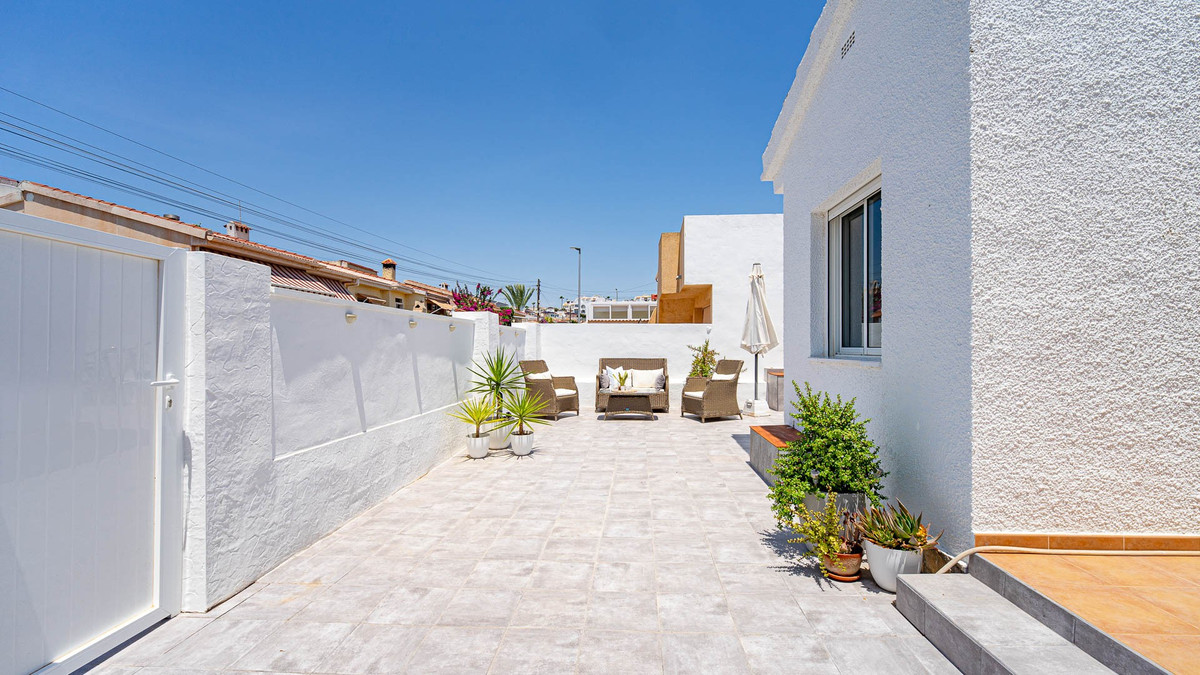 2 Bed Townhouse for sale in Ciudad Quesada Costa Blanca, Alicante, Spain