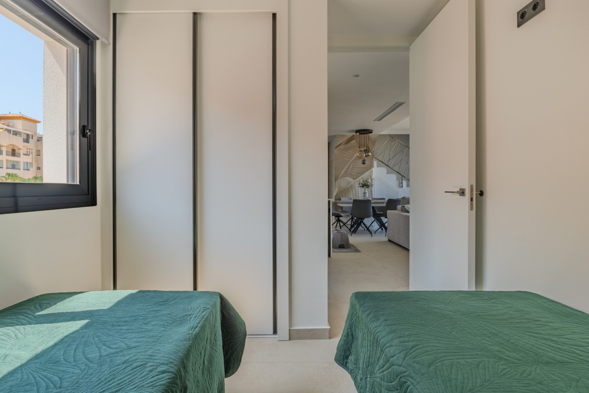 3 Bed Apartment for sale in Guardamar Del Segura Costa Blanca, Alicante, Spain