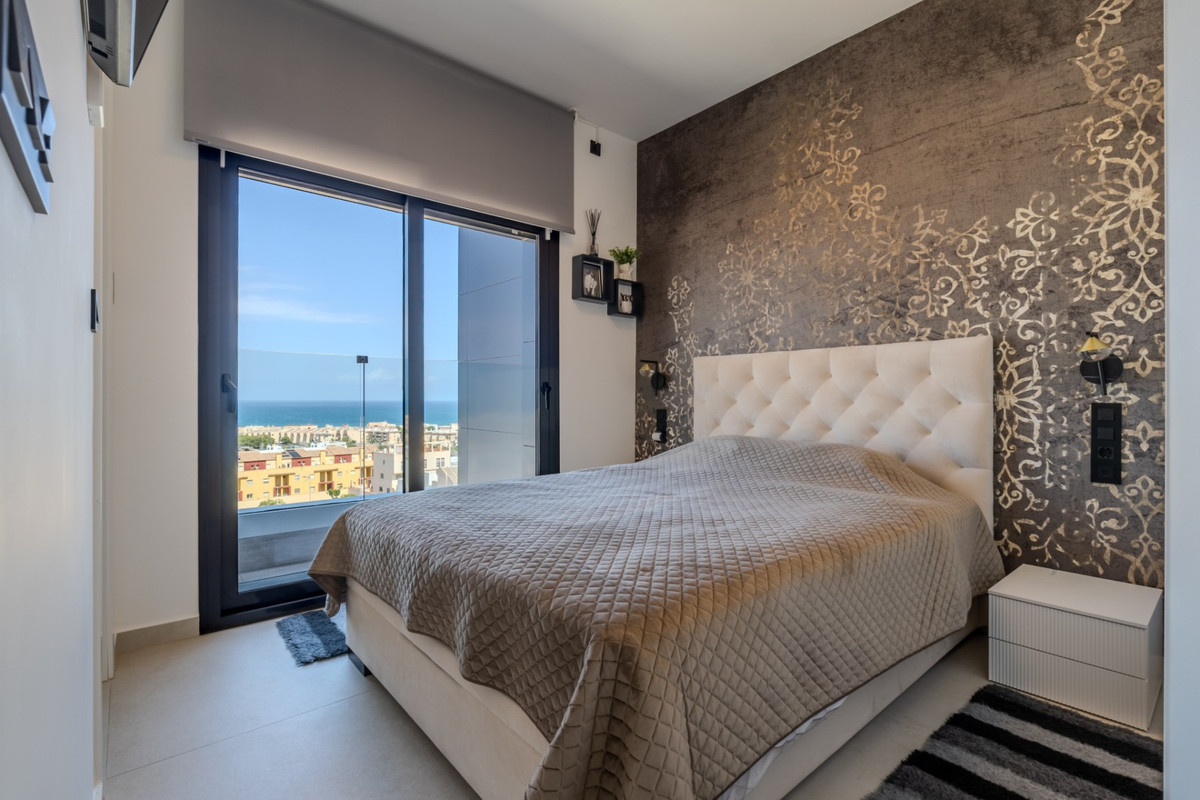 3 Bed Apartment for sale in Guardamar Del Segura Costa Blanca, Alicante, Spain