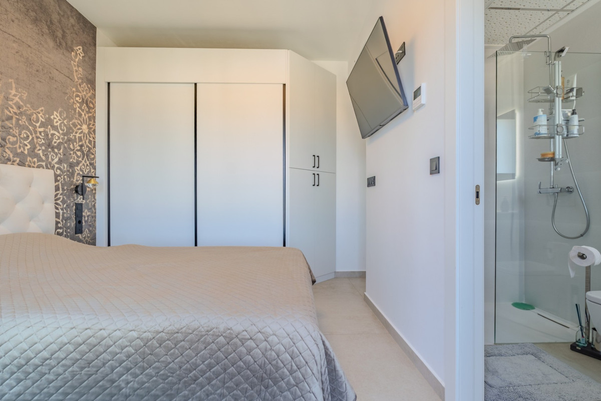 3 Bed Apartment for sale in Guardamar Del Segura Costa Blanca, Alicante, Spain