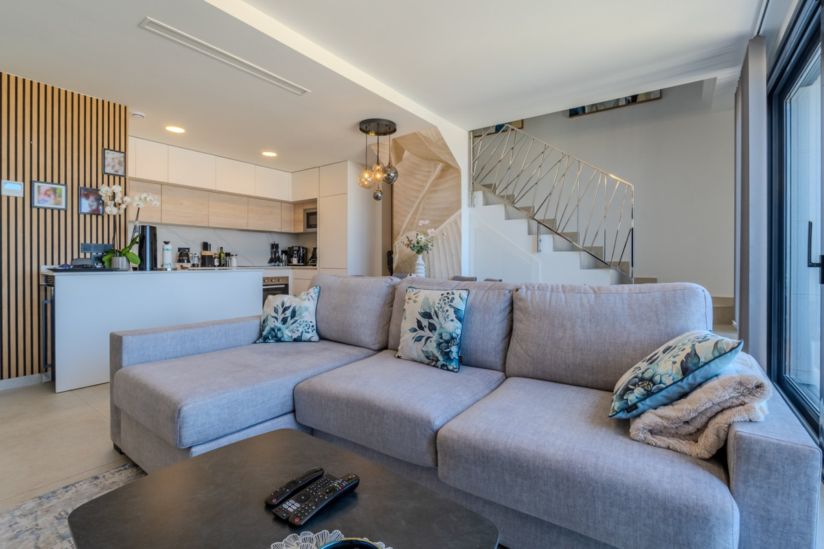 3 Bed Apartment for sale in Guardamar Del Segura Costa Blanca, Alicante, Spain